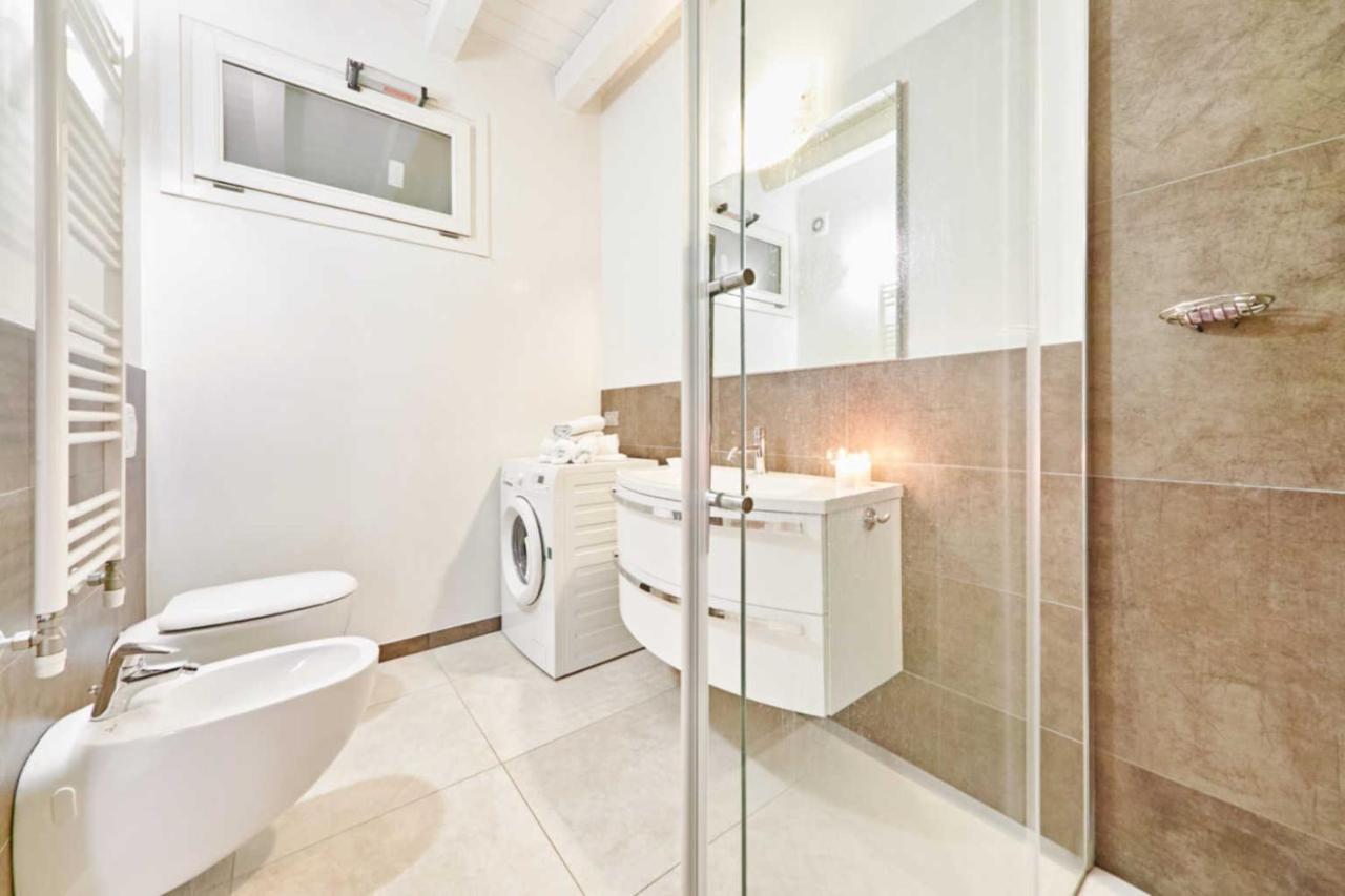 Warda A6 Apartment Ντεζεντσάνο ντελ Γκάρντα Εξωτερικό φωτογραφία